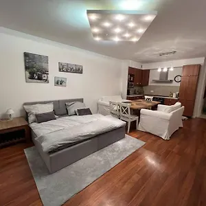 Beautiful Ground Floor In Варшава