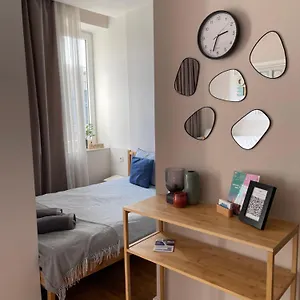 W Centrum Warszawy Ulica Chmielna - 500m Od Dworca Centralnego - By Good Sleeping Варшава